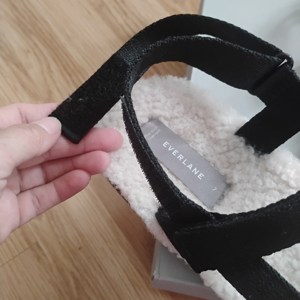 Everlane Sport Sandal - Picture 5 of 7